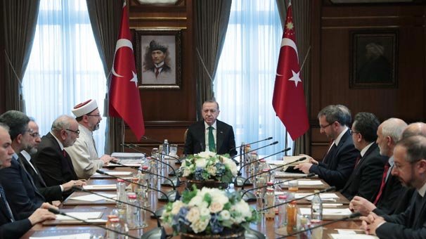 Cumhurbaşkanı Erdoğan, Diyanet İşleri Başkanı Erbaş'ı kabul etti