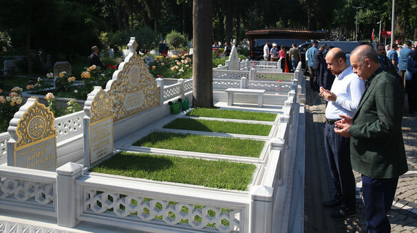 Cumhurbaşkanı Erdoğan'dan kabir ziyareti