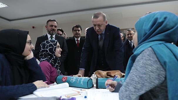 Cumhurbaşkanı Erdoğan'dan Millet Kıraathanesine ziyaret