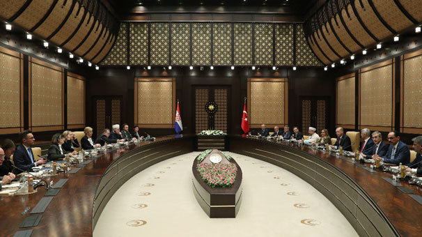 Cumhurbaşkanı Külliyesi'nde heyetlerarası görüşme
