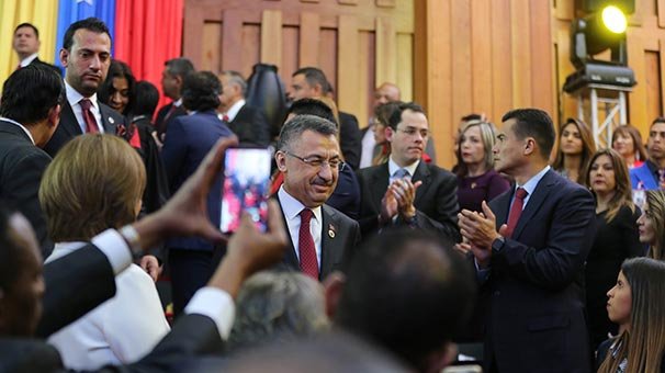 Cumhurbaşkanı Yardımcısı Oktay Maduro'nun yemin törenine katıldı