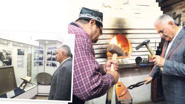 Demir dövdü, müze gezdi