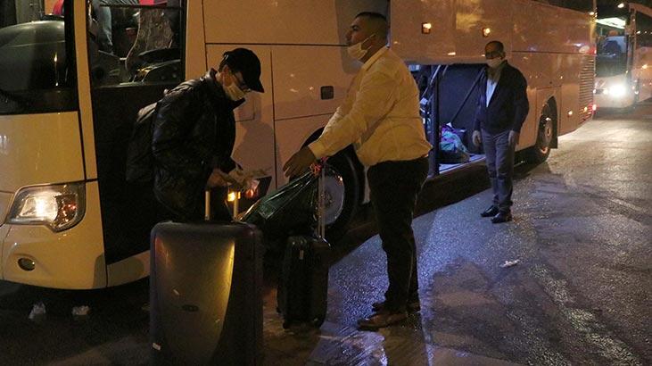 Denizli'de karantina süresi sona eren 349 kişi, evlerine uğurlandı