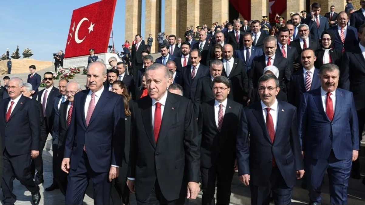 Devlet erkanı Ata'nın huzurunda! İşte Cumhurbaşkanı Erdoğan'ın Anıtkabir Özel Defteri'ne yazdığı not