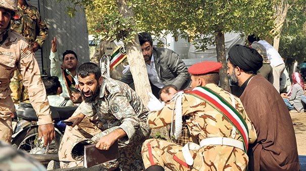 Devrim Muhafızları’na saldırı: En az 25 ölü