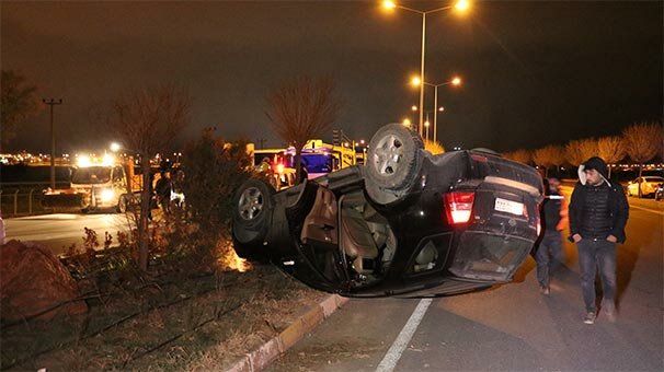 Dikkatsiz sürücü trafiği birbirine kattı