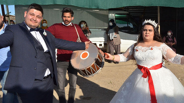 Diriftli evlilik teklifi cezasını ödeyemeyince gelin arabasını satışa çıkarttı