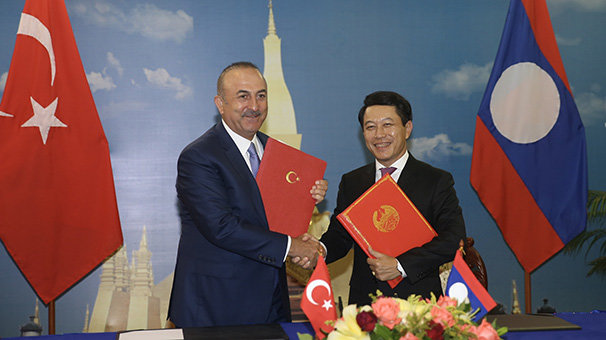 Dışişleri Bakanı Çavuşoğlu Laos'ta mevkidaşıyla görüştü