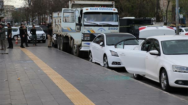 Diyarbakır'da Et ve Süt Kurumu'na EYP'li saldırı