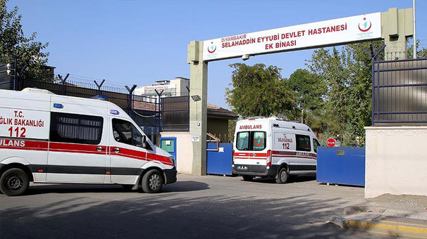 Diyarbakır'dan acı haber! Yaralı polis şehit oldu