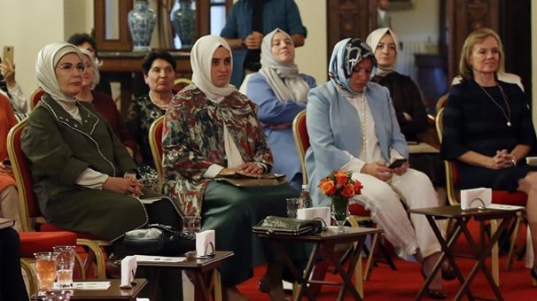 Dolmabahçe’de Bezmialem Valide Sultan söyleşisi