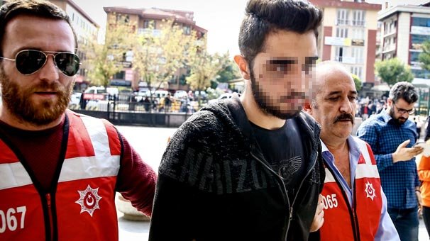 Dövdüğü kız arkadaşı için adam bıçaklamış