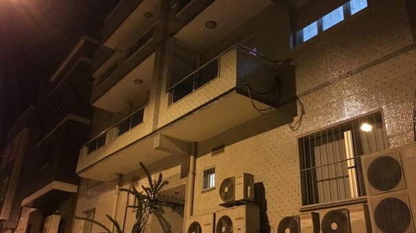 Düğünden dönen anne ve babası hareketsiz şekilde otururken buldu! Sonrası çok acı...