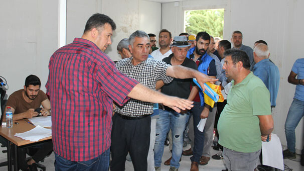 'Dün telefon gelince çok sevindik...' 6 kamyon dolusu!