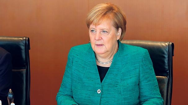 Dünya Trump’a değil  Merkel’e güveniyor