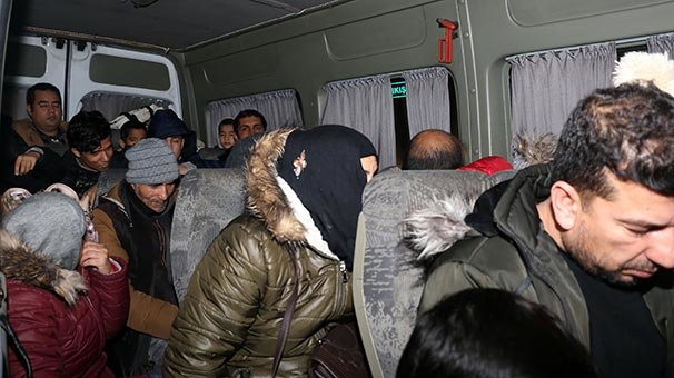 Durdurulan okul servisinin içinde... Şoke olacaksınız