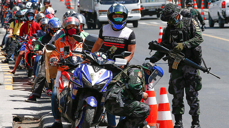 Duterte’den corona yasaklarına uymayanların vurulacağı uyarısı