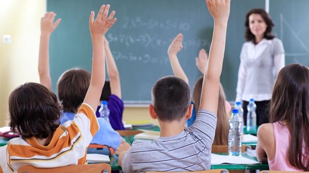 Eğitime şiddetli rüzgar engeli! Okullar tatil edildi...