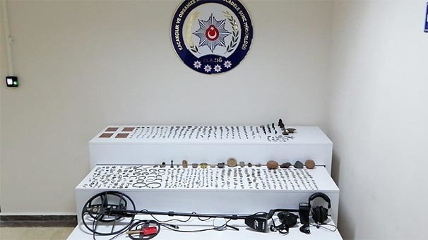 Elazığ'da dev operasyon! Yüzlerce tarihi eser ele geçirildi