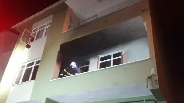 Elektrikli sobadan çıkan yangın evi kullanılamaz hale getirdi