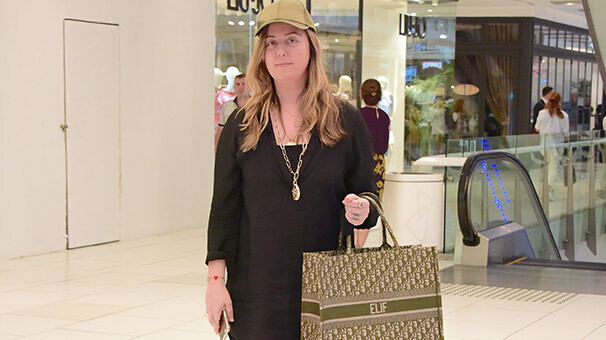 Elif Eren'in çantası dikkat geçti