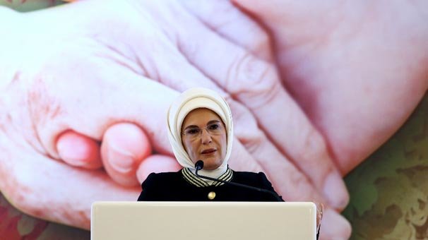 Emine Erdoğan, Yaşlı Refahı İçin Yaşlı Hakları Konferansı'nda konuştu