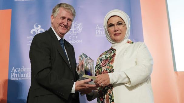 Emine Erdoğan'a 