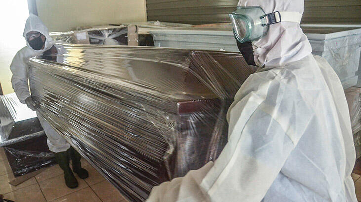 Endonezya'da corona virüsü nedeniyle 11 doktor öldü