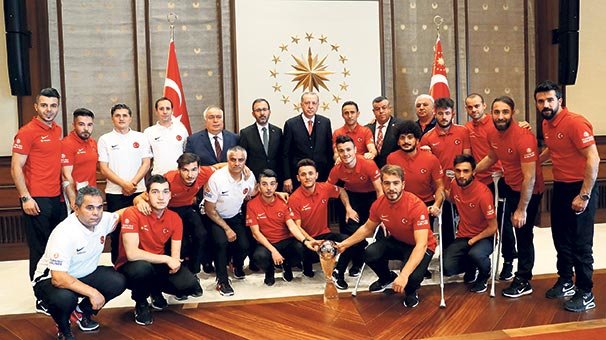 Erdoğan, Ampute Milli Takımı’nı kabul etti