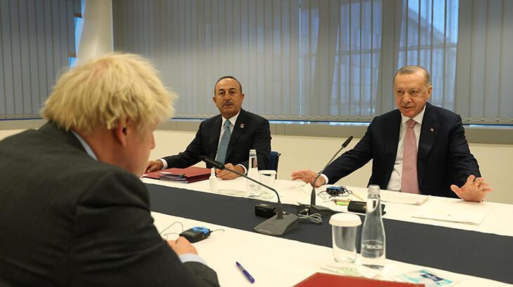 Erdoğan ve Johnson, iki ülke arasındaki seyahatin yeniden başlamasının önemi üzerinde mutabık kaldı