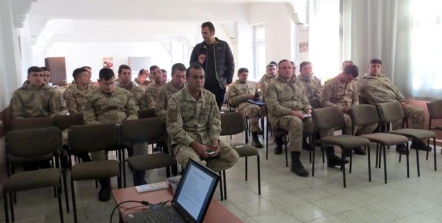 Erzincan'da jandarma personeline avcılık mevzuatı eğitimi verildi