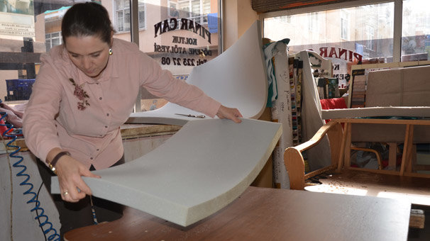 Eşine yardım için gitti, patron olup dükkanı devraldı