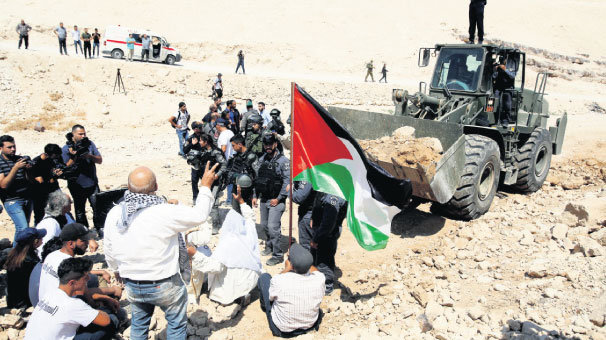 ‘Evlerinizi kendiniz yıkın!’