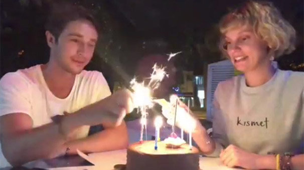 Farah Zeynep Abdullah evlat edinmek istiyor