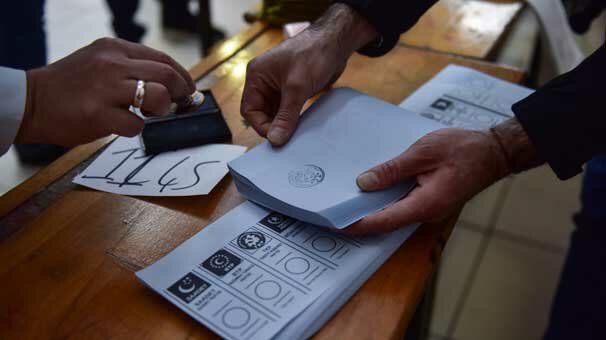 Fatih'te geçersiz oylar yeniden sayıldı