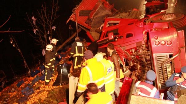 Feci görüntüler var! Uçuruma savrulmaktan son anda kurtuldu ama...