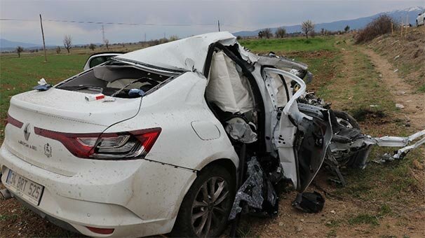 Feci kaza! Otomobil bu hale geldi