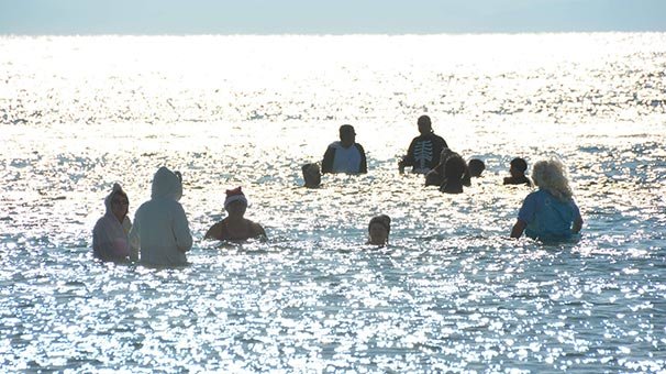 Fotoğraflar bugün çekildi! Denize girdiler