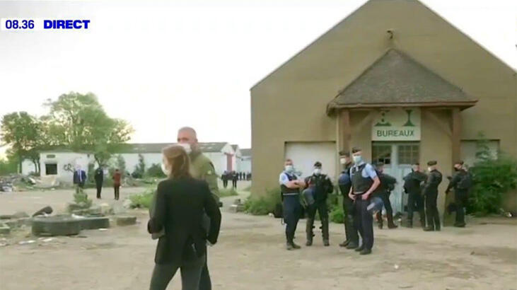 Fransa Calais'deki göçmen kampı dağıtıldı