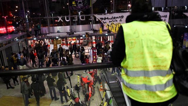 Fransa'da sarı yelekliler gösterileri 50. haftasında