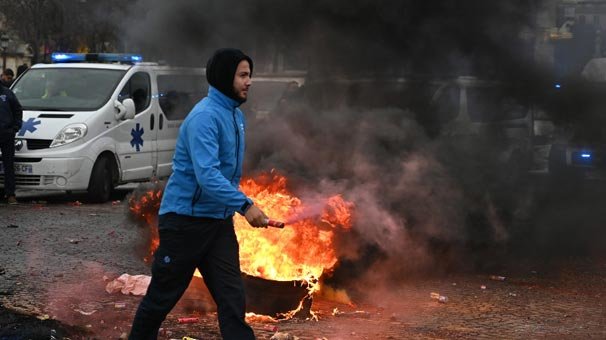 Fransa'daki protestolarda yeni gelişme
