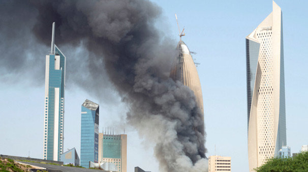 Gökdelende korkutan yangın!