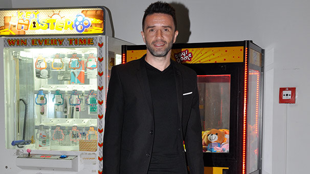 Gökhan Gönül siyahlara büründü