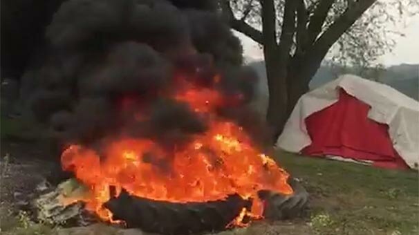 Gökyüzünü bir anda siyah dumanlar kapladı! Şimdi her yerde aranıyorlar