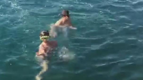 Görüntüler o ilçeden! Şubat ayında denize girdiler