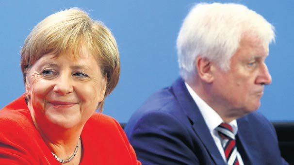 Gözler Seehofer’de