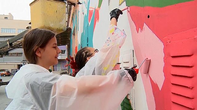 Graffiti sanatçıları Ekaterinburg'un rengini değiştirdi