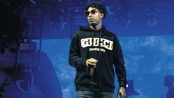 Grammy adayı rap’çiye vize gözaltısı