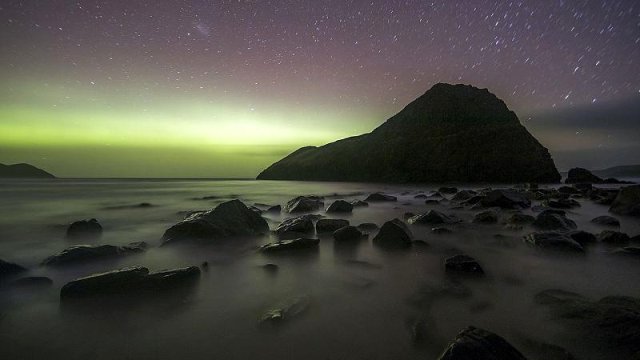Güney ışıkları olarak bilinen 'Aurora Australis' görüntüleri büyüledi