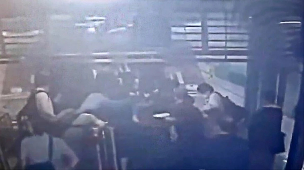 Güney Kore'de yürüyen merdiven ters yöne hareket etti! 14 kişi yaralandı